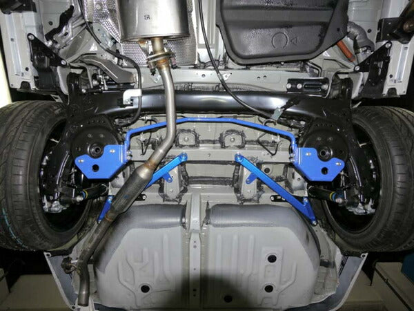 CUSCO リヤスタビバー トヨタ エスクァイア ZWR80G 2014/10〜2021/12 974 311 B16