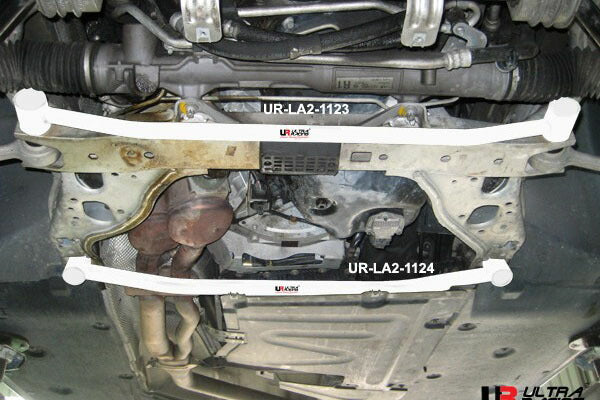 ULTRA RACING フロントメンバーブレース BMW 1シリーズ E87 UD20/UF20 2004/10〜2012/08 LA2-1123