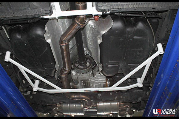 ULTRA RACING リアメンバーブレース AUDI A3セダン 8VCZPL 2014/01〜 RL4-3612