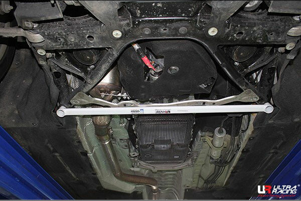 ULTRA RACING フロントメンバーブレース BMW 2シリーズ F22 1J30 2014/02〜2019/11 LA2-2543
