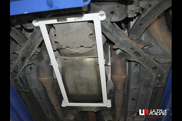 ULTRA RACING フロントメンバーブレース FORD マスタング 2006/06〜2016/12 LA4-3124