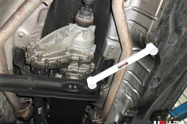 ULTRA RACING ミドルメンバーブレース MERCEDES BENZ Mクラス W164 164186 2005/10〜2012/06 ML2-1888