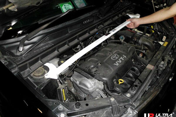 ULTRA RACING フロントタワーバー トヨタ ファンカーゴ NCP21 1999/08〜2005/09 TW2-074