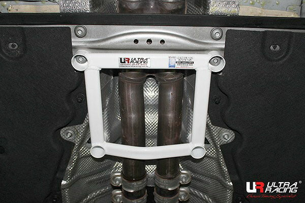 ULTRA RACING ミドルメンバーブレース AUDI A6アバント(C7) 4GCDN 2012/02〜 ML4-3011