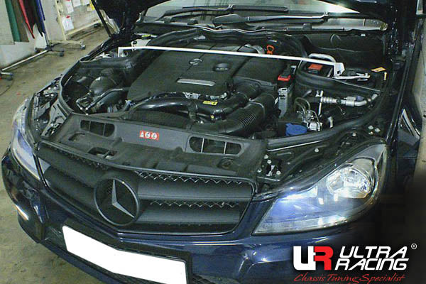 ULTRA RACING フロントタワーバー MERCEDES BENZ Cクラス W204 204041/204048 2007/06〜2015/04 TW2-1820