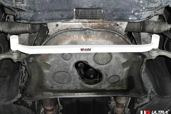 ULTRA RACING フロントメンバーブレース BMW 7シリーズ E65 HL40 2001/10〜2009/03 LA2-2055