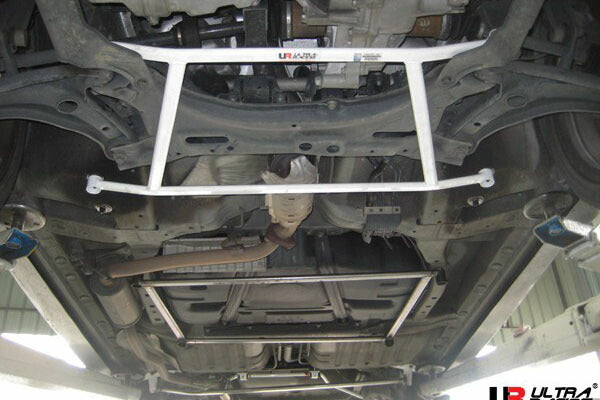 ULTRA RACING フロントメンバーブレース ホンダ フィット GD1 2001/06〜2007/10 LA4-149