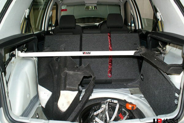 ULTRA RACING リアタワーバー VOLKSWAGEN ゴルフIV 1JAGU/1JAUM 1998/08〜2004/06 RE2-1270