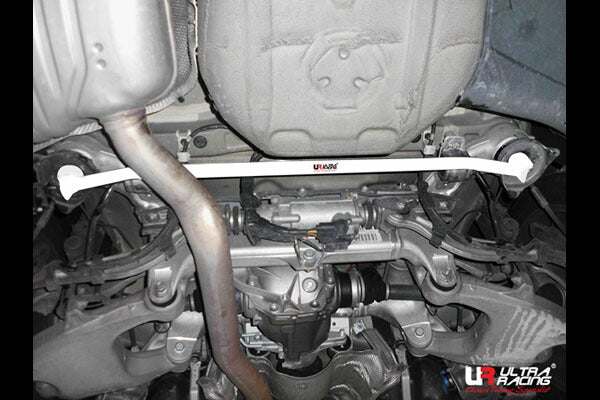 ULTRA RACING リアメンバーブレース BMW 5シリーズ F10 FR30/MU30 2010/03〜2011/10 RL2-2156