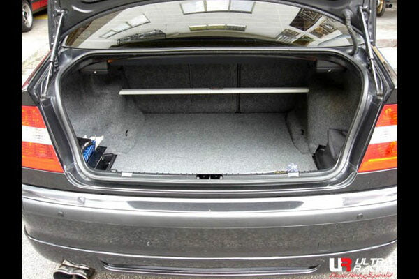 ULTRA RACING リアタワーバー BMW 3シリーズ E46 AM28 1998/07〜2005/02 RE2-177