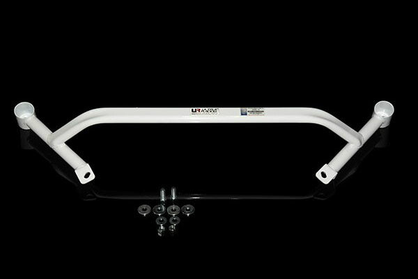 ULTRA RACING フロントメンバーブレース トヨタ ハイエースバン GDH201V 2013/12〜 LA4-1366