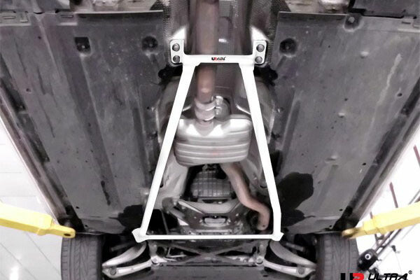 ULTRA RACING ミドルメンバーブレース AUDI S4(B8) 8KCAKF/8KCGWF/8KCREF 2009/05〜2016/10 ML4-1413