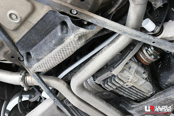 ULTRA RACING リアメンバーブレース AUDI A6アバント(C7) 4GCDN/4GCYG 2012/02〜 RL2-2488
