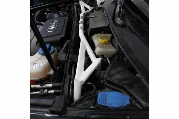 ULTRA RACING フロントタワーバー AUDI A6(C6) 4FAUKS/4FBATS 2004/07〜 TW2-1440A