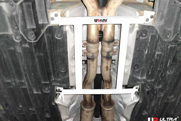 ULTRA RACING ミドルメンバーブレース AUDI A8(D3) 4EBFMF/4EBFML/4EBVJF/4EBVJL 2003/10〜2010/12 ML4-1875