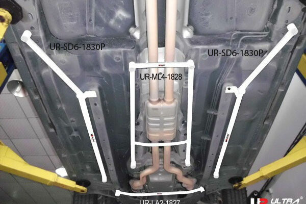 ULTRA RACING ミドルメンバーブレース CADILLAC CTS X322B 2008/01〜2013/08 ML4-1828