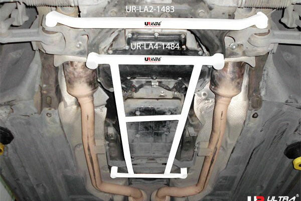 ULTRA RACING フロントメンバーブレース MERCEDES BENZ Eクラス W211 211076 2002/06〜2010/02 LA4-1484
