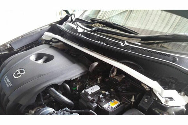 ULTRA RACING フロントタワーバー マツダ CX-3 DK5FW/DKEFW 2015/02〜 TW2-3498