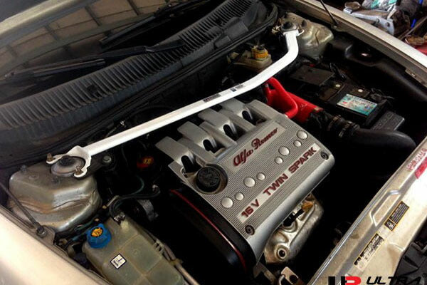 ULTRA RACING フロントタワーバー ALFA ROMEO 156 932A2 1998/05〜2006/04 TW2-119