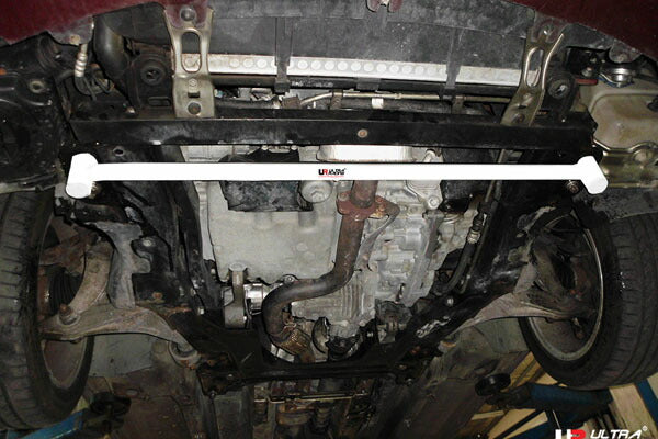 ULTRA RACING フロントメンバーブレース ALFA ROMEO 159 93932 2006/02〜2011/07 LA2-3503
