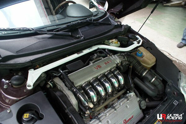 ULTRA RACING フロントタワーバー ALFA ROMEO GTV 916CXB 1996/01〜2006/04 TW2-2095