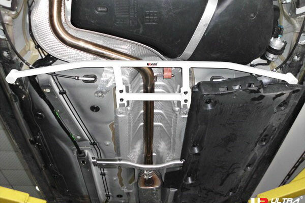 ULTRA RACING リアメンバーブレース AUDI A1 8XCAX 2011/01〜 RL4-1834