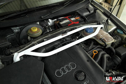 ULTRA RACING フロントタワーバー AUDI A4(B5) 8DADR 1995/10〜2001/01 TW2-3325