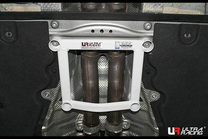 ULTRA RACING ミドルメンバーブレース AUDI A6(C7) 4GCGWS 2011/08〜 ML4-3011