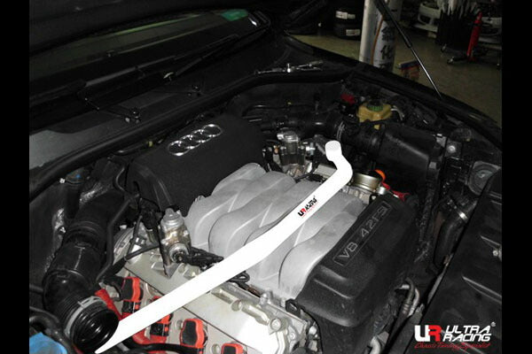 ULTRA RACING フロントタワーバー AUDI Q7(7L) 4LBARS 2006/10〜2013/09 TW2-1883