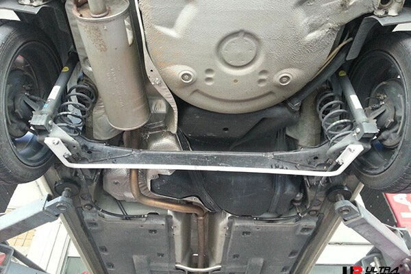 ULTRA RACING リアスタビライザー AUDI TT 8N 1999/10〜2006/07 AR18-321