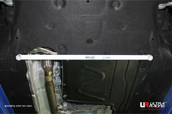 ULTRA RACING フロントメンバーブレース BMW 1シリーズ F20 1S20 2011/09〜 LA2-2543