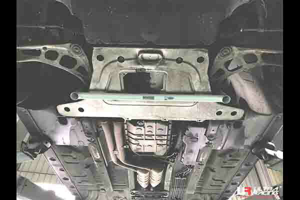 ULTRA RACING フロントメンバーブレース BMW 3シリーズ E46 AM20 1998/07〜2000 LA2-510