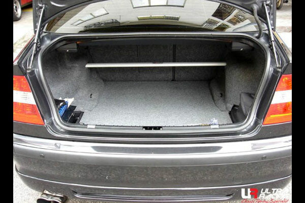 ULTRA RACING リアタワーバー BMW 3シリーズ E46 AV25 1998/07〜2005/02 RE2-177