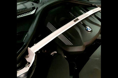 ULTRA RACING フロントタワーバー BMW 3シリーズ F30 8A20 2012/01〜 TW2-3744