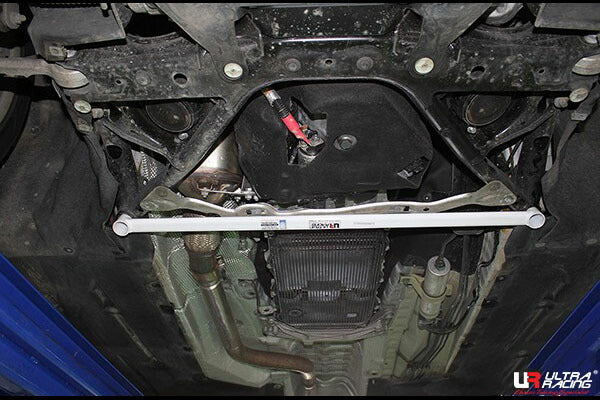 ULTRA RACING フロントメンバーブレース BMW 3シリーズ F31 3D20 2012/09〜2015/07 LA2-2543
