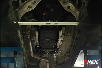ULTRA RACING フロントメンバーブレース BMW 5シリーズ F10 FR30/MU30 2010/03〜2011/10 LA2-2155
