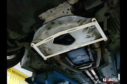 ULTRA RACING フロントメンバーブレース BMW 6シリーズ E63 EH44 2003/10〜2011/06 LA4-3691