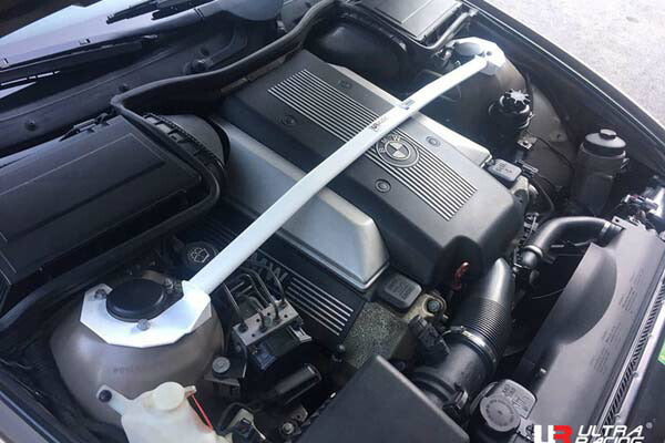 ULTRA RACING フロントタワーバー BMW M5 E39 DE50 1999/04〜2003/10 TW2-3061