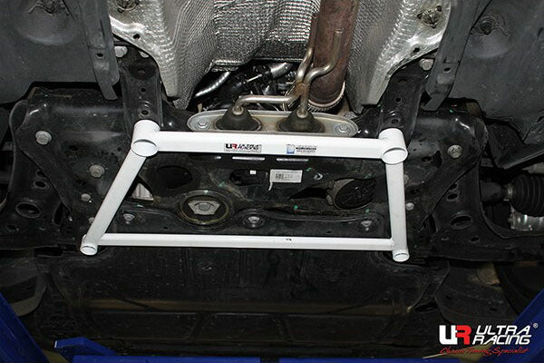 ULTRA RACING フロントメンバーブレース VOLKSWAGEN ゴルフVII AUCJXF/AUDJHF 2014/02〜 LA4-2686(A)