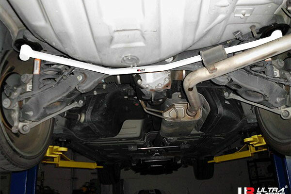 ULTRA RACING リアメンバーブレース CHRYSLER 300C  2005/02〜2011/09 RL2-2343