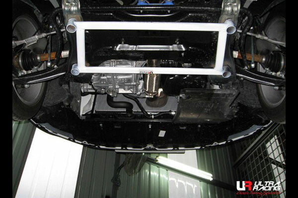 ULTRA RACING フロントメンバーブレース CITROEN DS5 B85F02/B85G01 2012/08〜 LA4-847