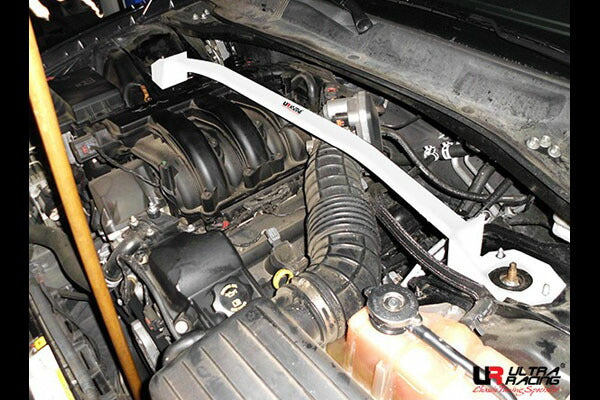 ULTRA RACING フロントタワーバー DODGE チャージャー  2007/06〜2010/10 TW2-2340