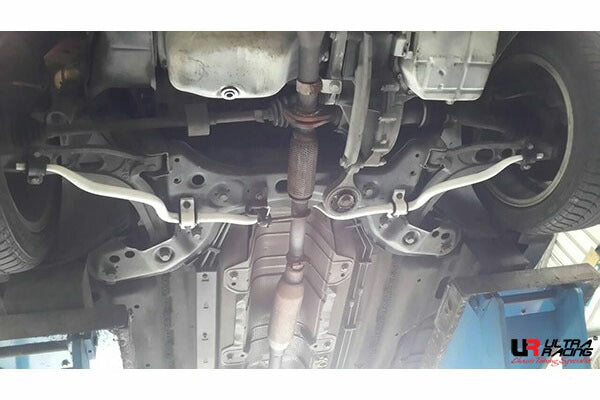 ULTRA RACING フロントスタビライザー FIAT プント 188A1 2000/06〜2006/08 AF24-519