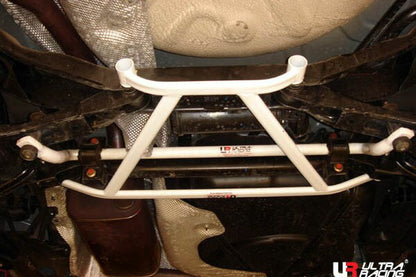 ULTRA RACING リアメンバーブレース FORD フォーカス WF0FYD 2005/08〜2008/03 RL4-247