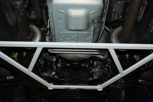 ULTRA RACING フロントメンバーブレース FORD マスタング  2015〜 LA4-3301