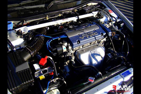 ULTRA RACING フロントタワーバー ホンダ アコード CF4 1997/09〜2002/05 TW2-207