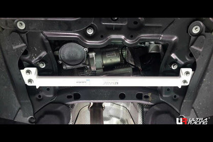 ULTRA RACING フロントメンバーブレース MERCEDES BENZ CLAクラス C117 117352 2013/07〜 LA2-2804