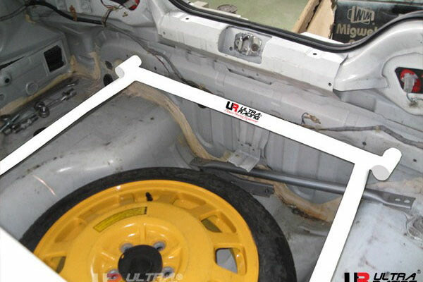 ULTRA RACING リアタワーバー ホンダ インテグラ DC5 2001/07〜2007/02 RE4-1088