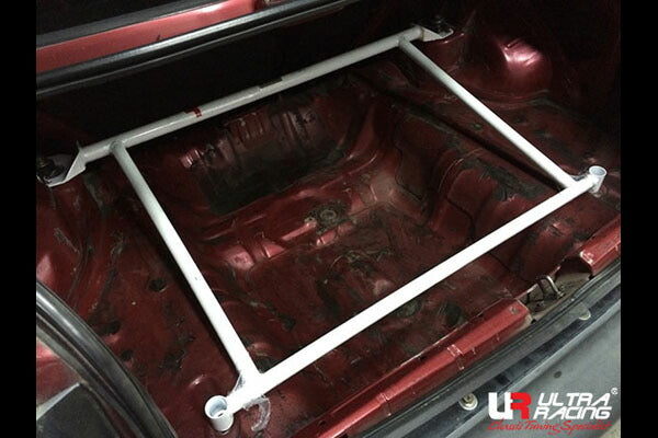 ULTRA RACING リアタワーバー ホンダ シビック EK9 1995/09〜2000/09 RE4-2986
