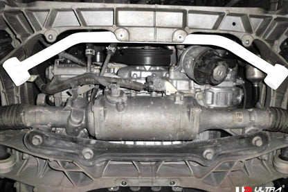 ULTRA RACING フロントメンバーブレース レクサス LS460 USF40 2006/09〜2017/10 LA2-1690